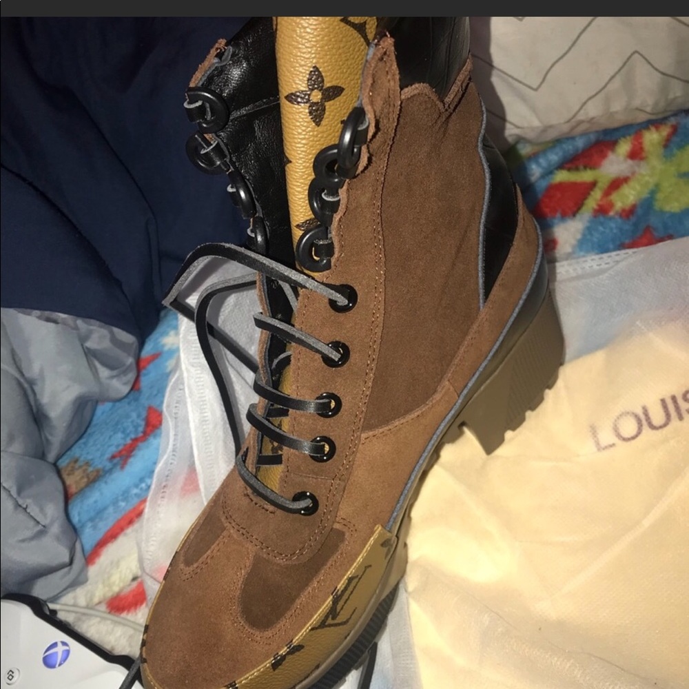 LAUREATE PLATFORM DESERT BOOT